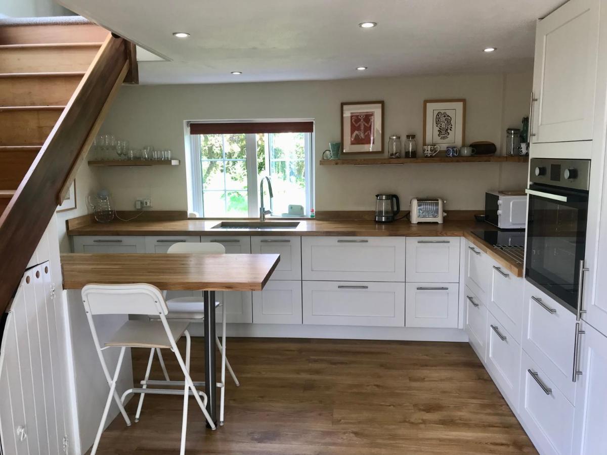 Charming Modernized Country Cottage Near Mere, Wiltshire Mere  Exterior photo