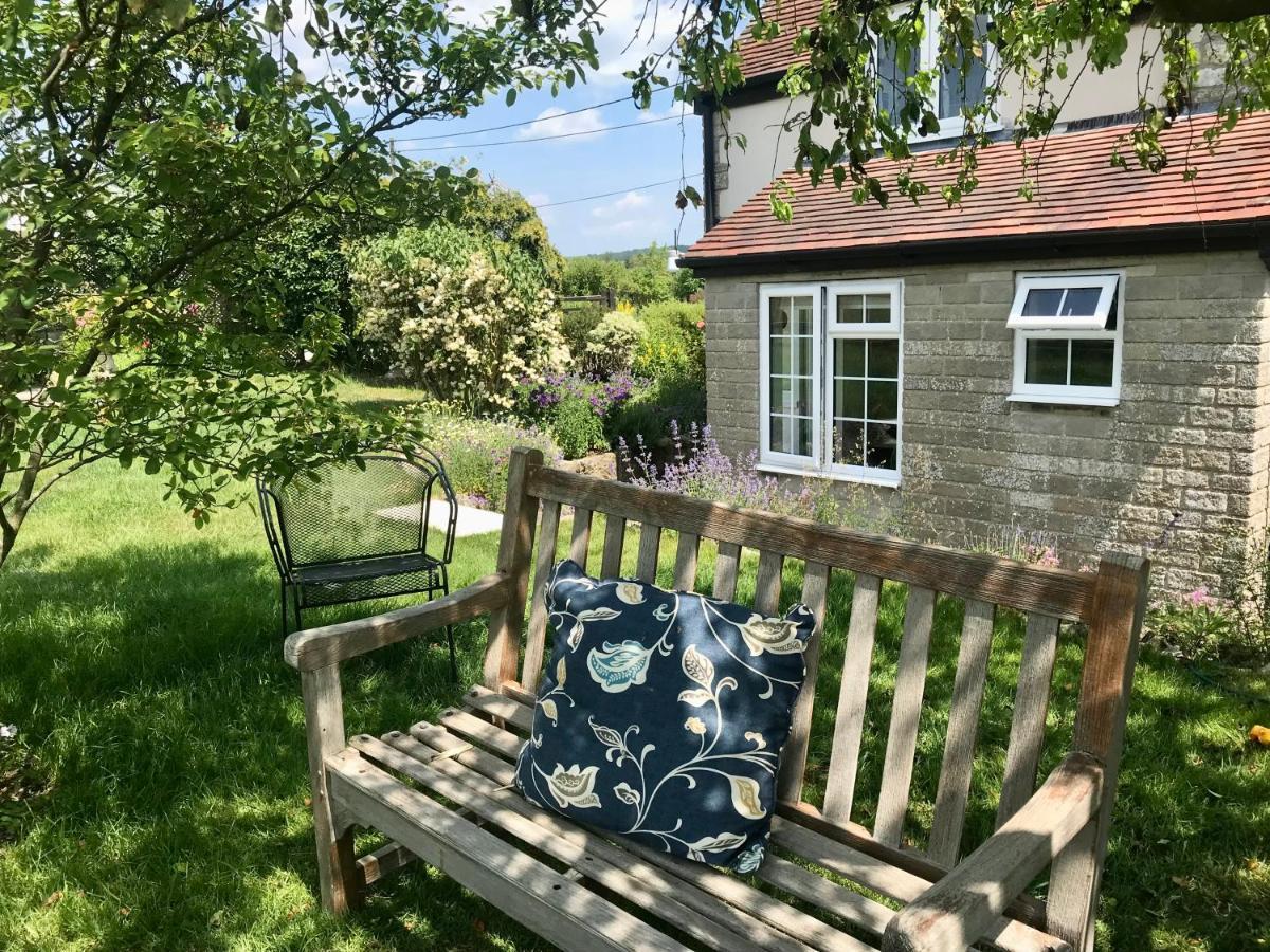 Charming Modernized Country Cottage Near Mere, Wiltshire Mere  Exterior photo