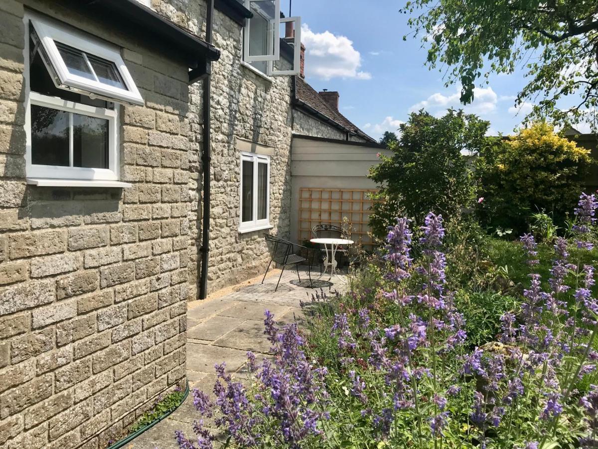 Charming Modernized Country Cottage Near Mere, Wiltshire Mere  Exterior photo